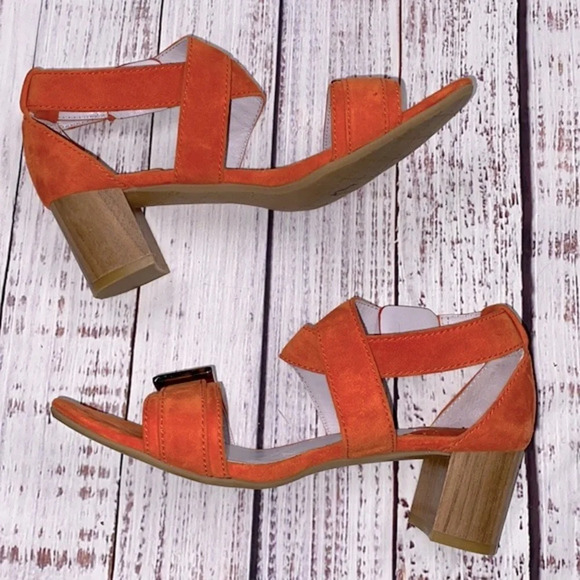 Johnston & Murphy leather block heels size 6 1/2 - Picture 8 of 10